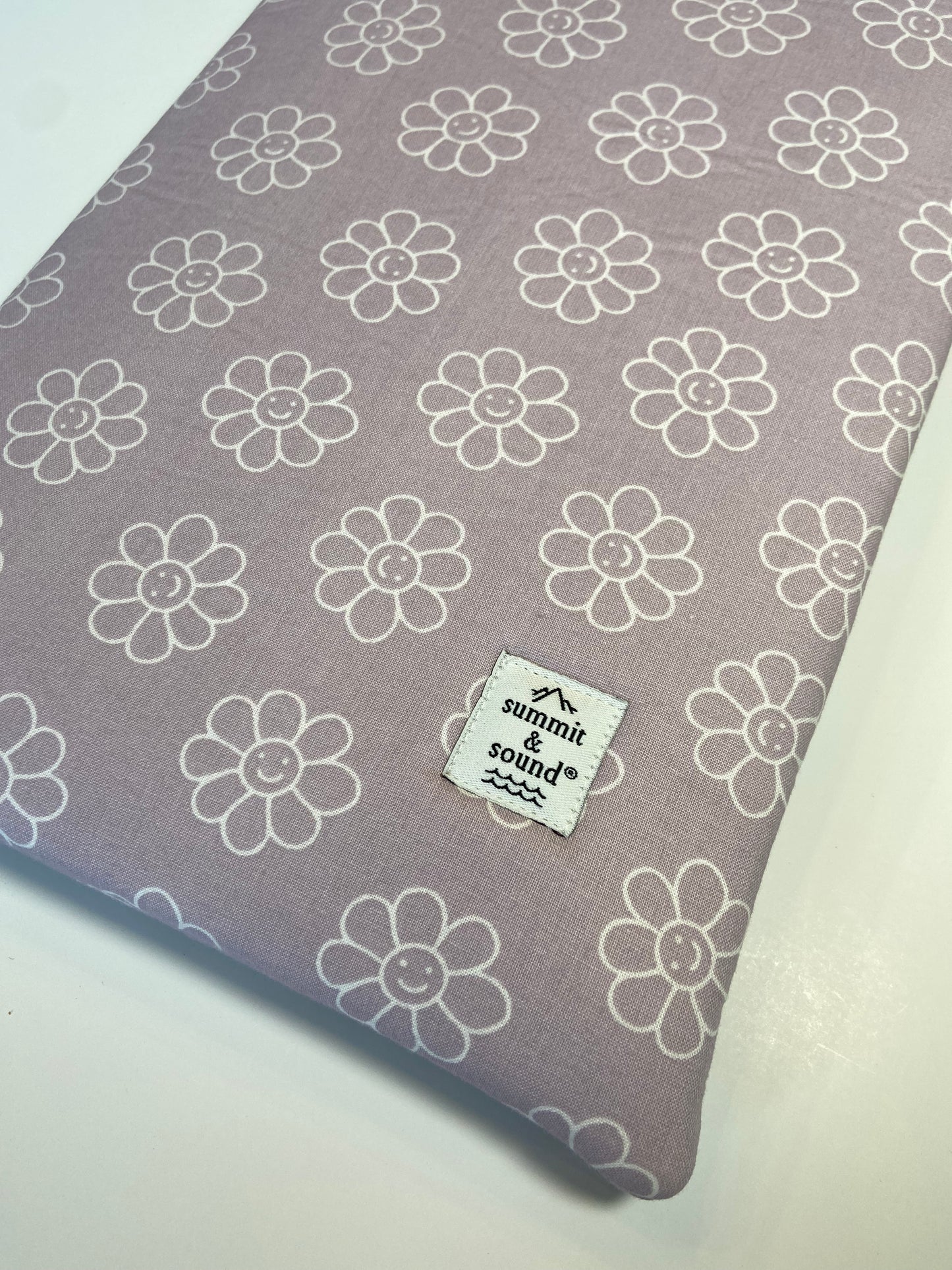 Light Purple Smiling Daisy Book Cozy